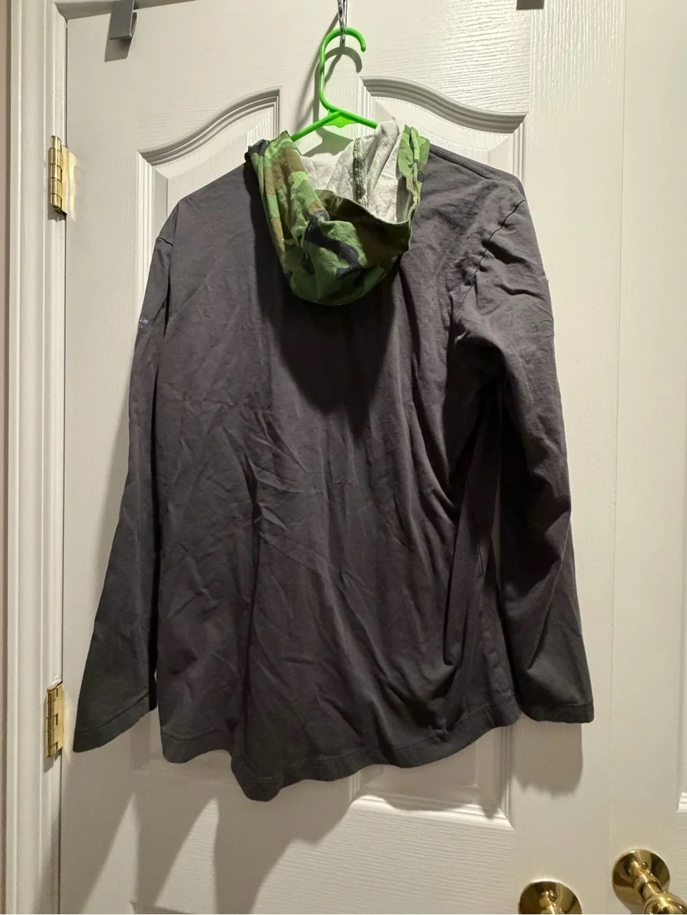 Jordan Long-Sleeve Hoodie Shirt in Gray with Green Hood